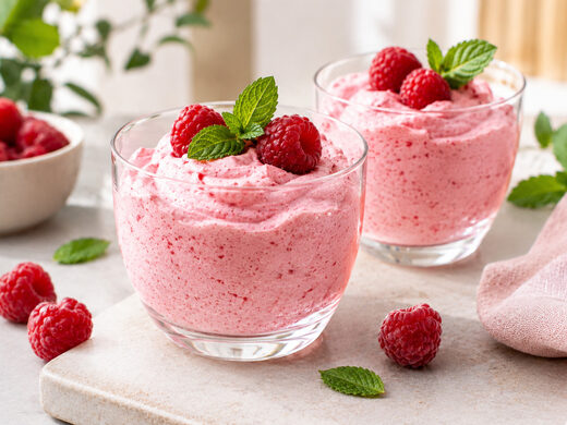 Mousse à la framboise sans œuf : dessert léger express
