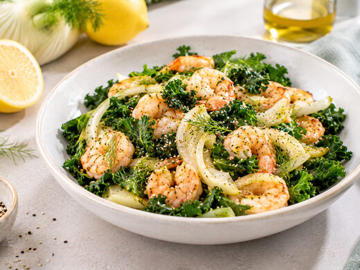 Poêlée de chou kale aux crevettes et au fenouil : recette légère et rapide