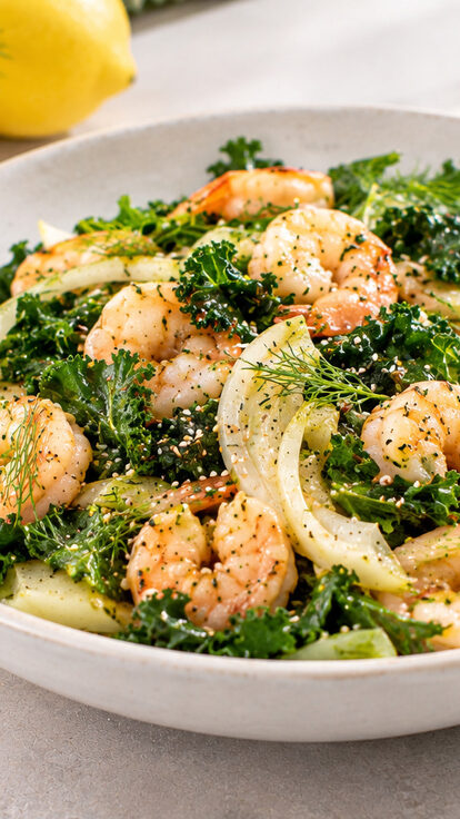 Poêlée de chou kale aux crevettes et au fenouil : recette légère et rapide
